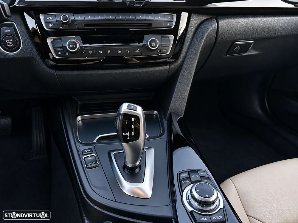 BMW 320 d Auto Line Luxury - 11