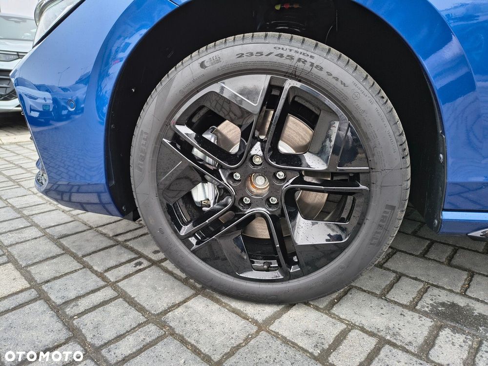 Volkswagen Passat - 16