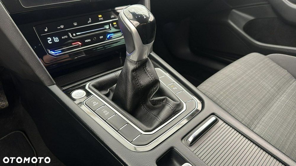 Volkswagen Passat - 18