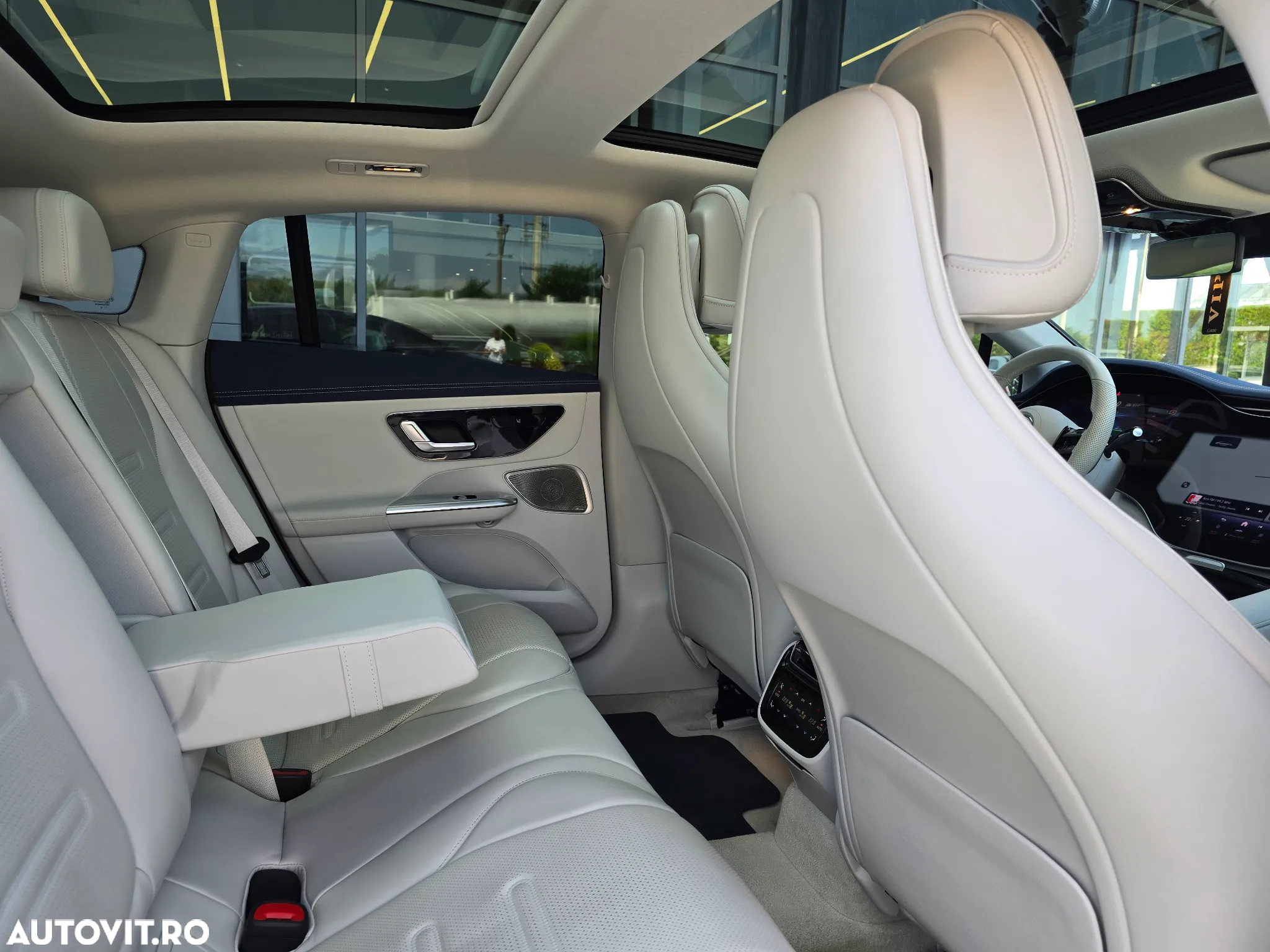 Mercedes-Benz EQE AMG 43 4MATIC - 10