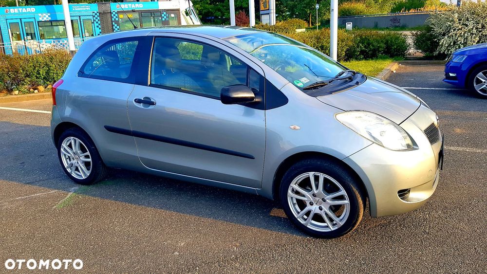 Toyota Yaris 1.0 Luna A/C - 1