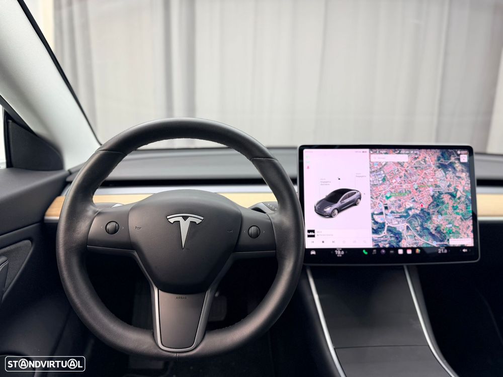Tesla Model 3 Long-Range Dual Motor AWD - 17
