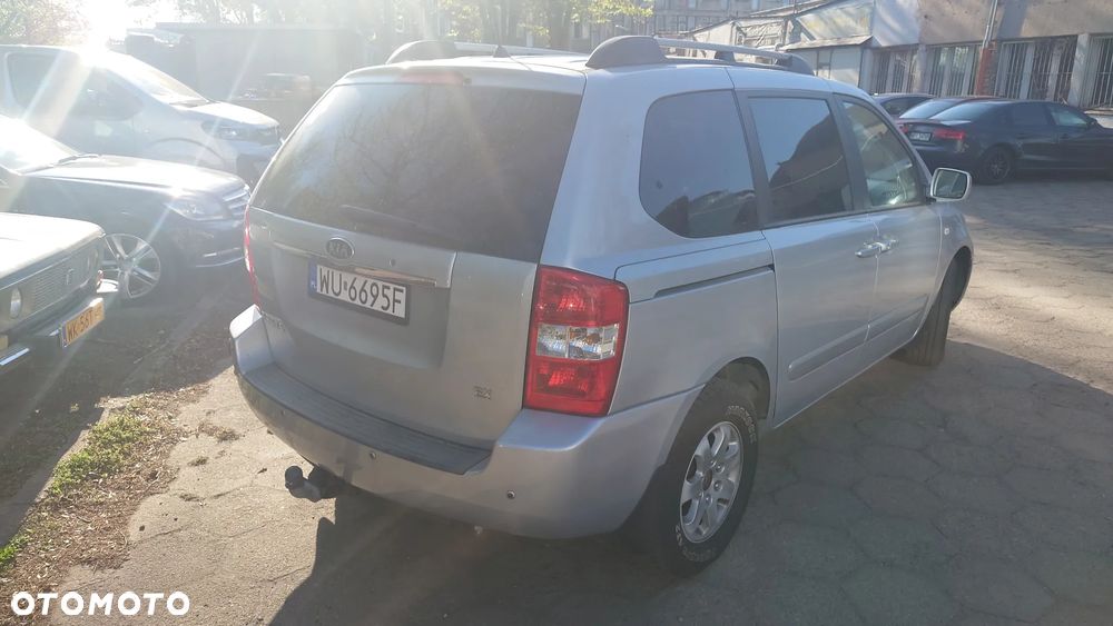 Kia Carnival - 6