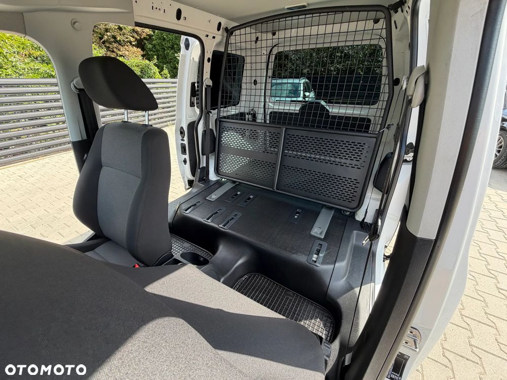 Volkswagen Caddy - 23