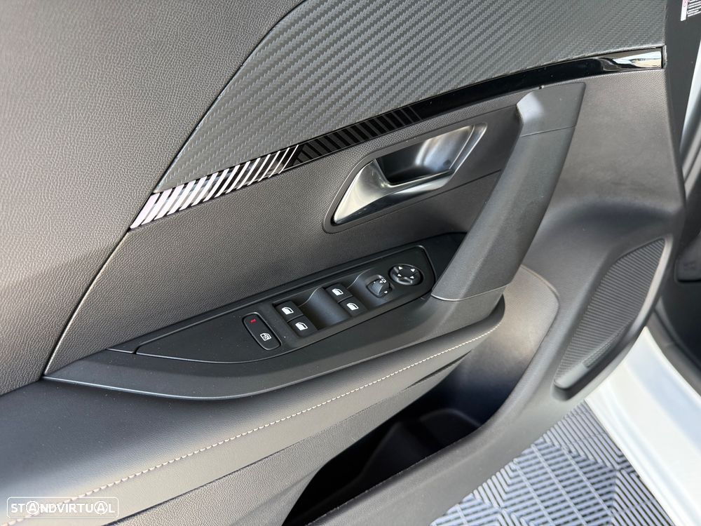 Peugeot e-2008 54 kWh Allure - 16