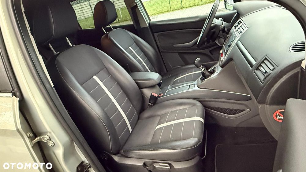Ford Kuga 2.0 TDCi 4x4 Titanium - 11