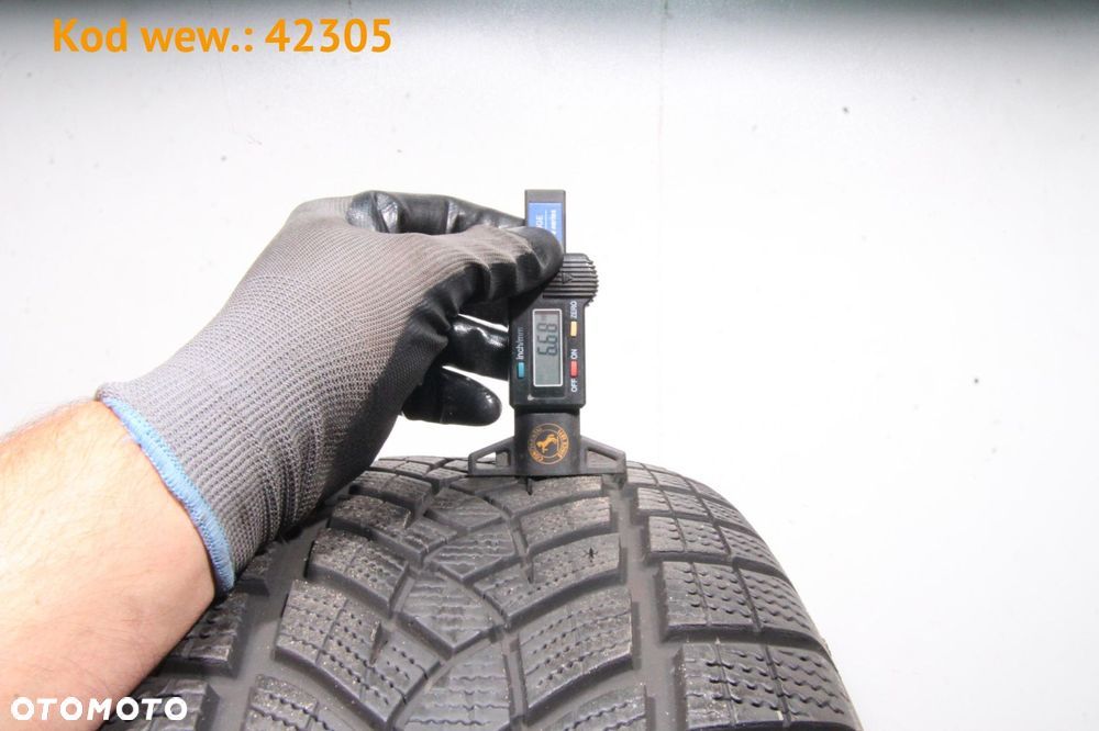 Goodyear Ultra Grip Performance + - 235/55 R17 - 2