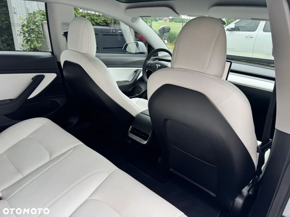 Tesla Model 3 - 16