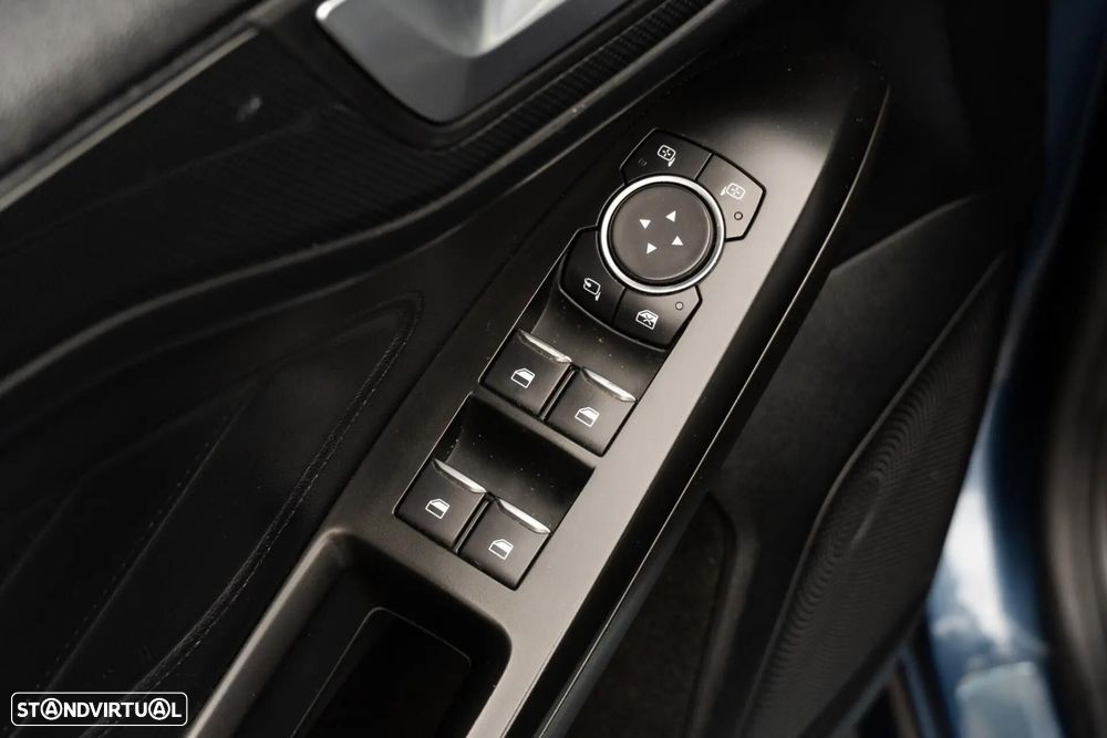 Ford Focus SW — fotografia 38