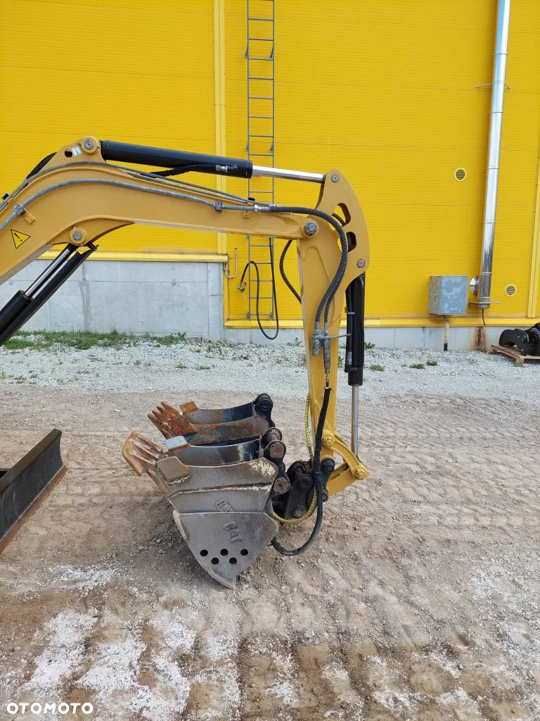 Caterpillar 302.7 - 10