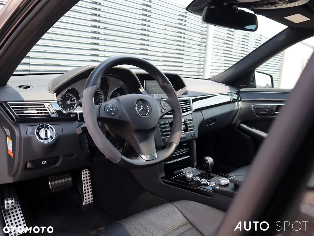 Mercedes-Benz Klasa E 63 AMG AMG Speedshift 7G-MCT - 25