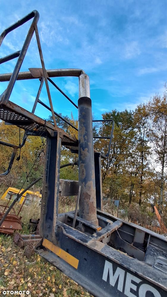 Silownik 5sekcji naczepa mega na uchwytach - 5