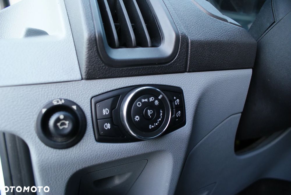 Ford Transit - 12