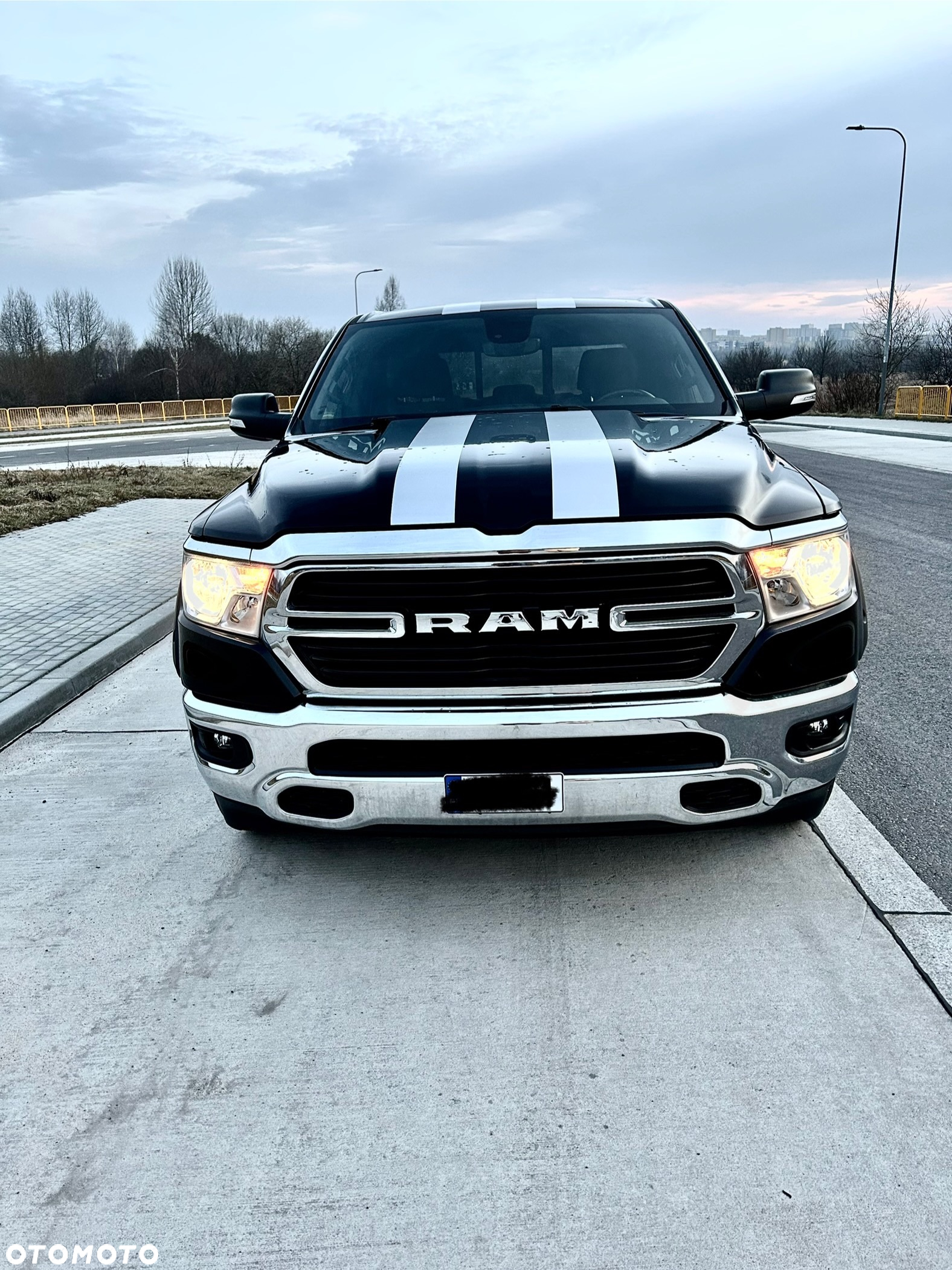 Dodge RAM 1500 5.7 4x4 - 3
