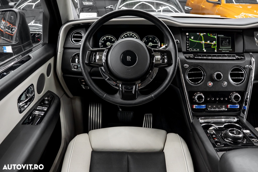 Rolls-Royce Cullinan Standard - 10