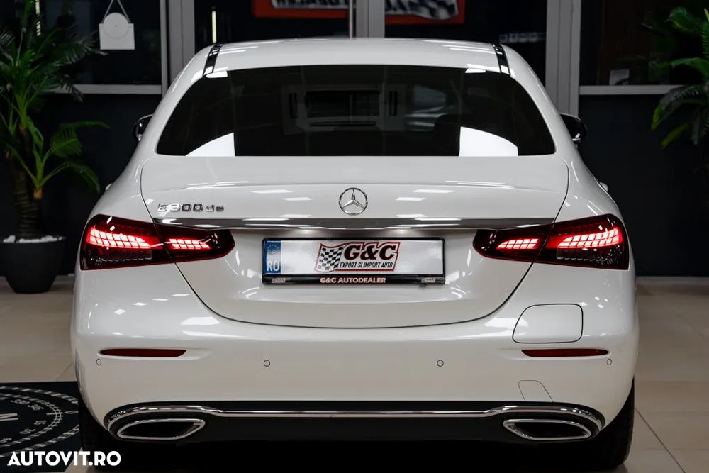 Mercedes-Benz E 300 de Aut. - 7