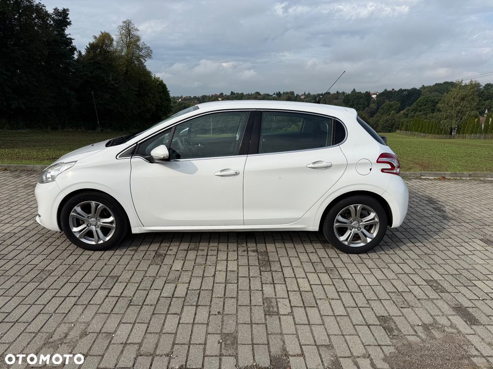 Peugeot 208 120 VTI Automatik Allure - 5