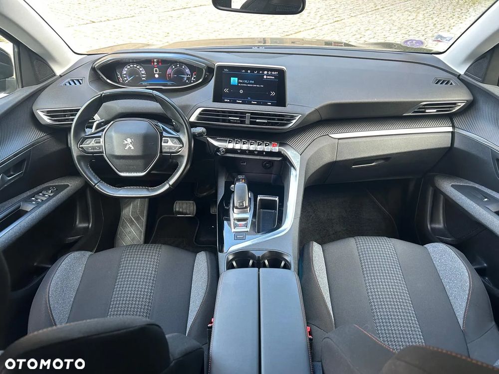 Peugeot 3008 1.2 PureTech GPF Active S&S EAT8 - 17