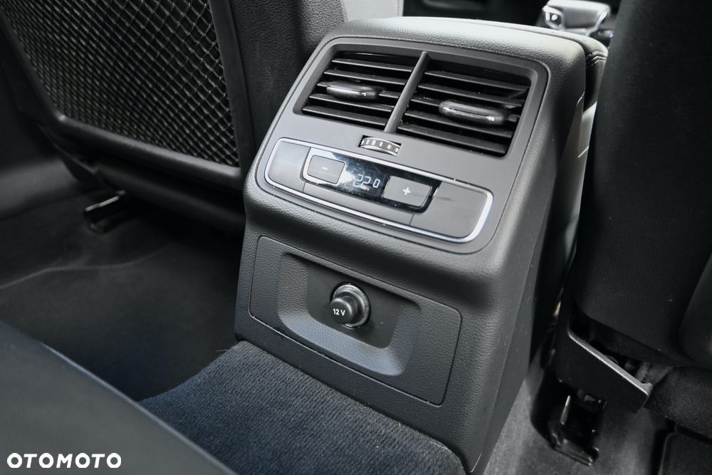 Audi A4 Avant 35 TFSI S tronic S line - 24