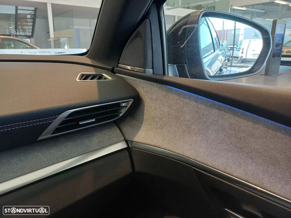 Peugeot 3008 1.6 Hybrid GT Pack e-EAT8 - 32