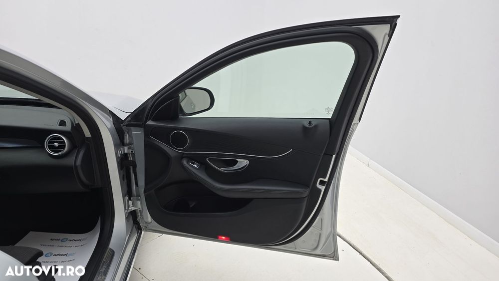 Mercedes-Benz C - 18