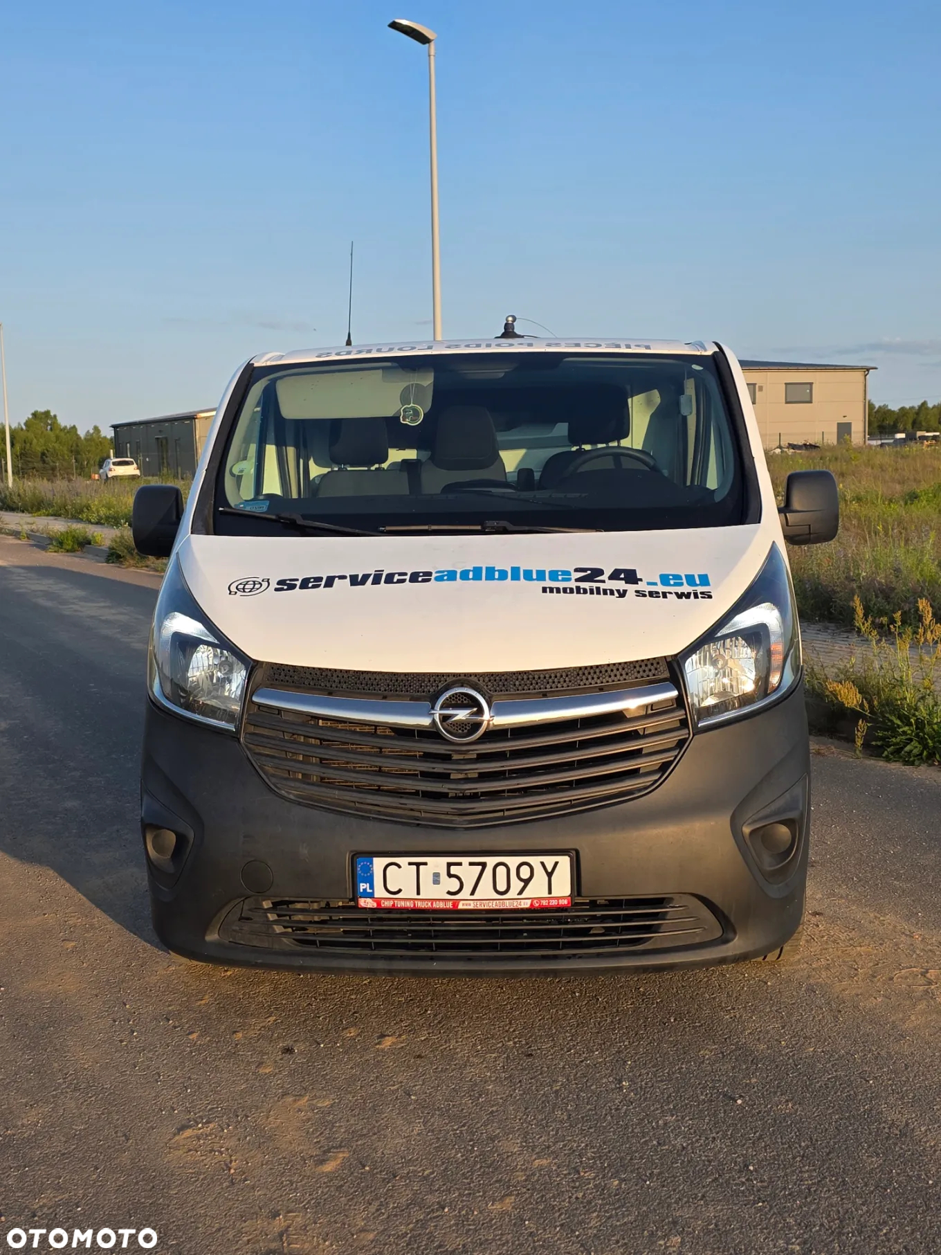 Opel Vivaro - 2