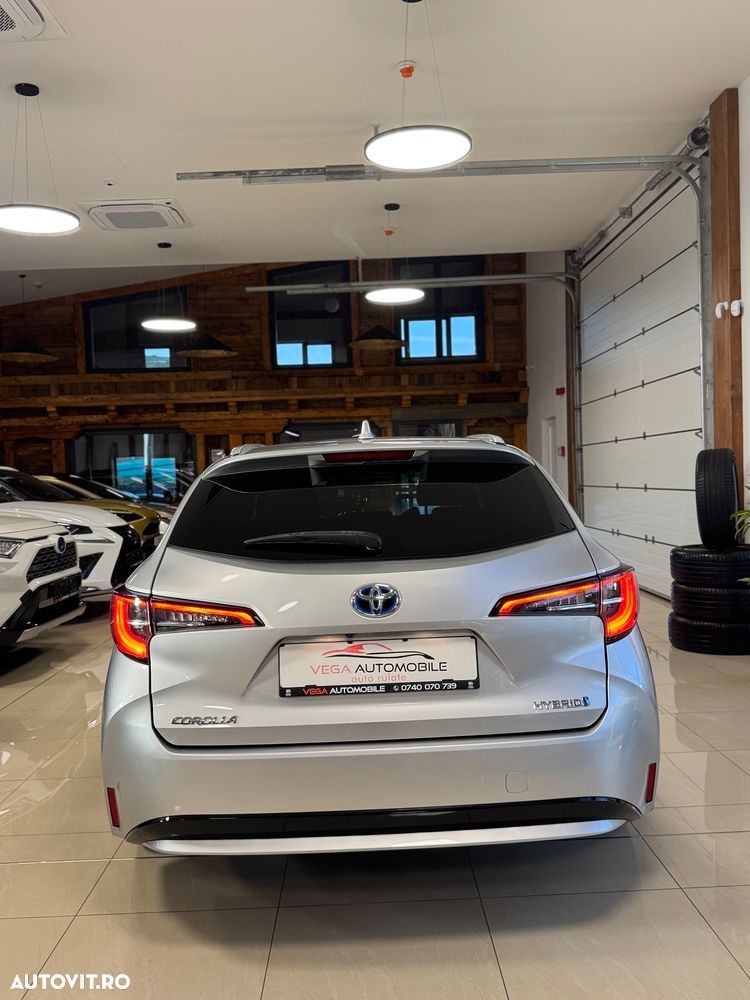 Toyota Corolla 1.8 Hybrid Team Deutschland - 40