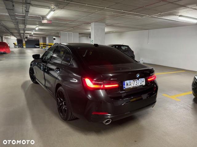 BMW Seria 3 330i xDrive - 21