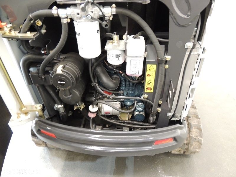 Bobcat E17 - 7