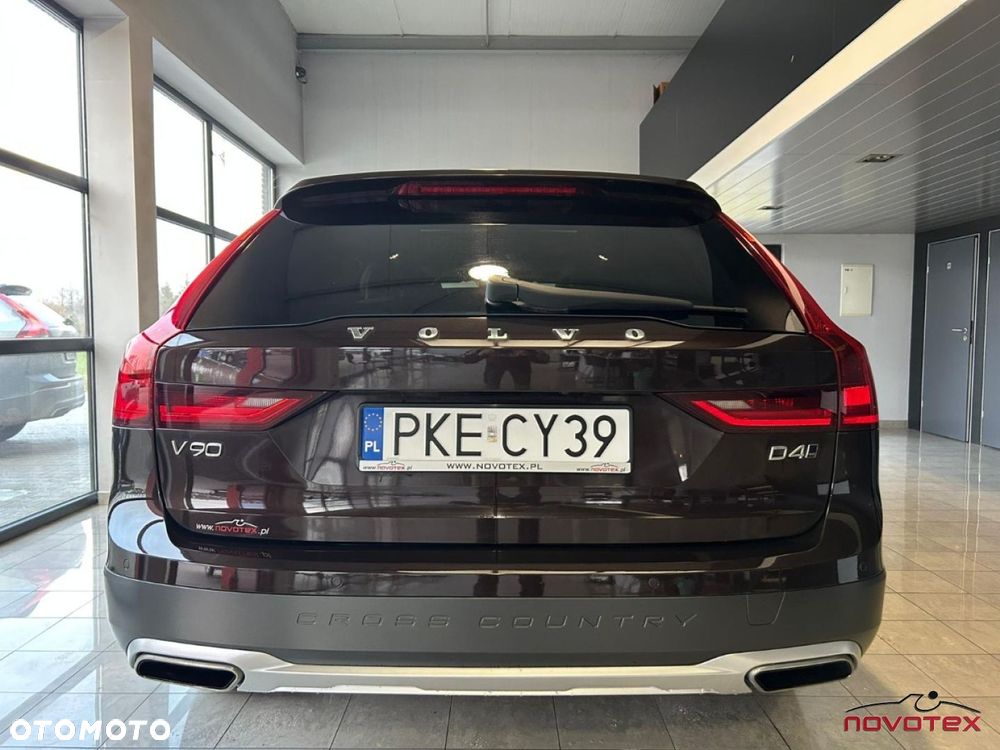 Volvo V90 Cross Country D4 AWD Geartronic Pro - 26