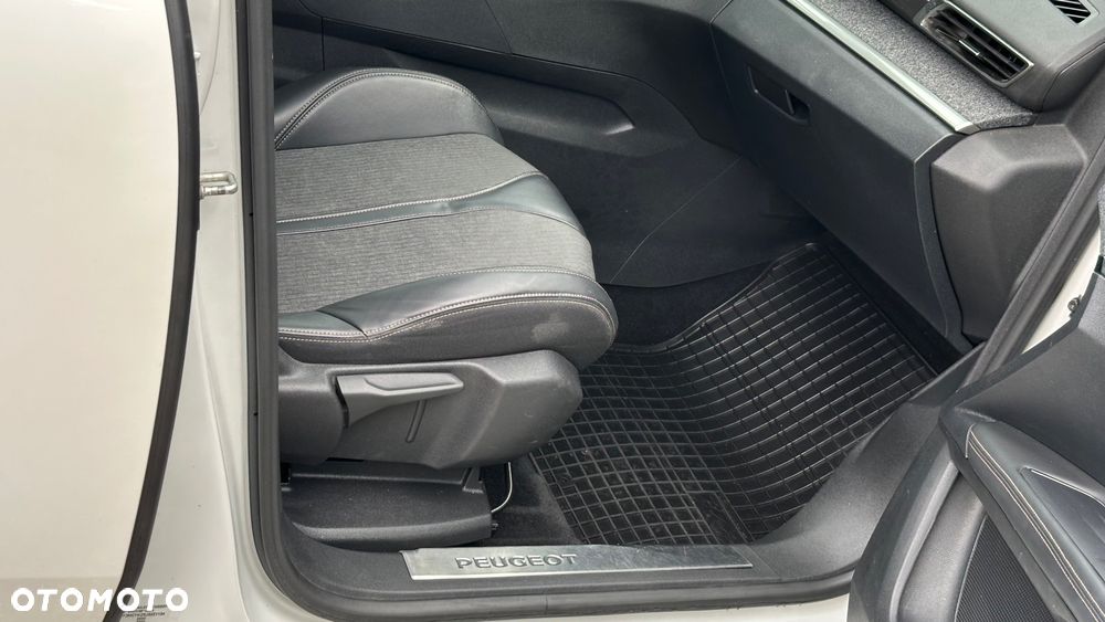 Peugeot 3008 1.5 BlueHDi Allure S&S EAT8 - 24