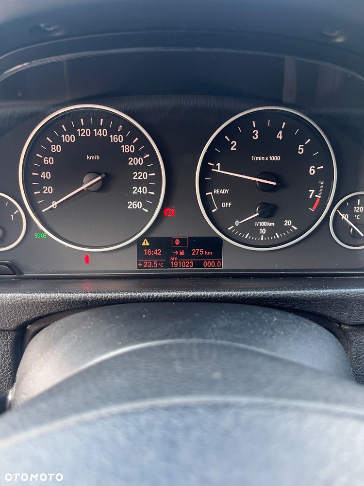BMW Seria 3 316i - 32