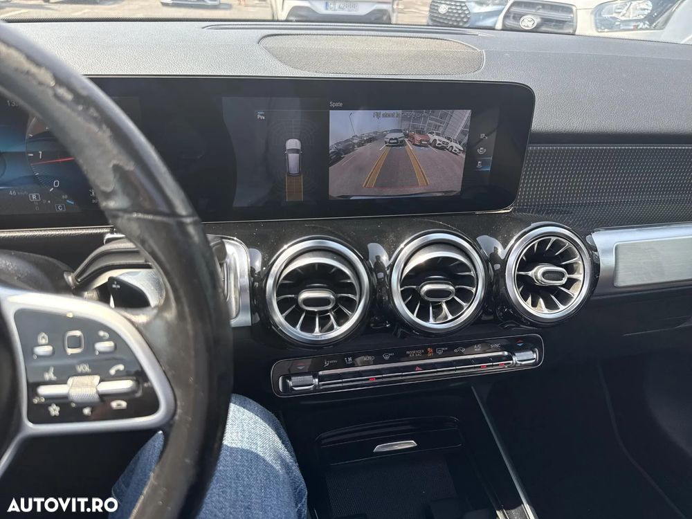 Mercedes-Benz GLB - 15