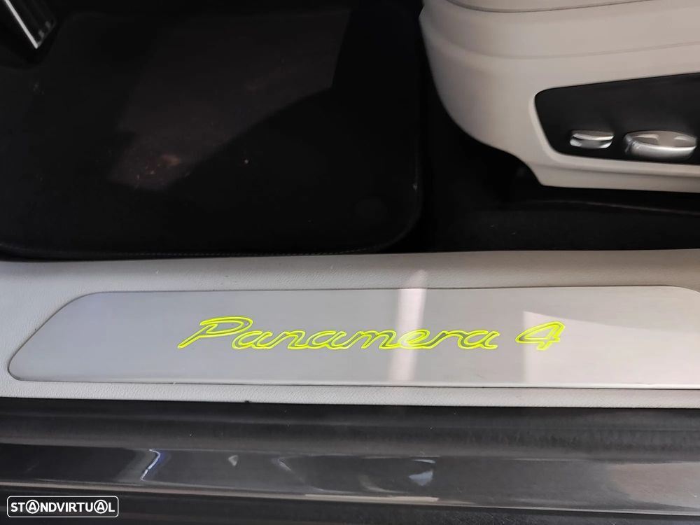 Porsche Panamera 4 E-Hybrid Platinum Edition - 26