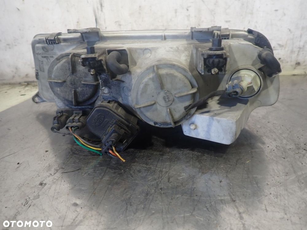 LAMPA PRAWA PRZEDNIA LANCIA KAPPA 2.4 KAT - 2