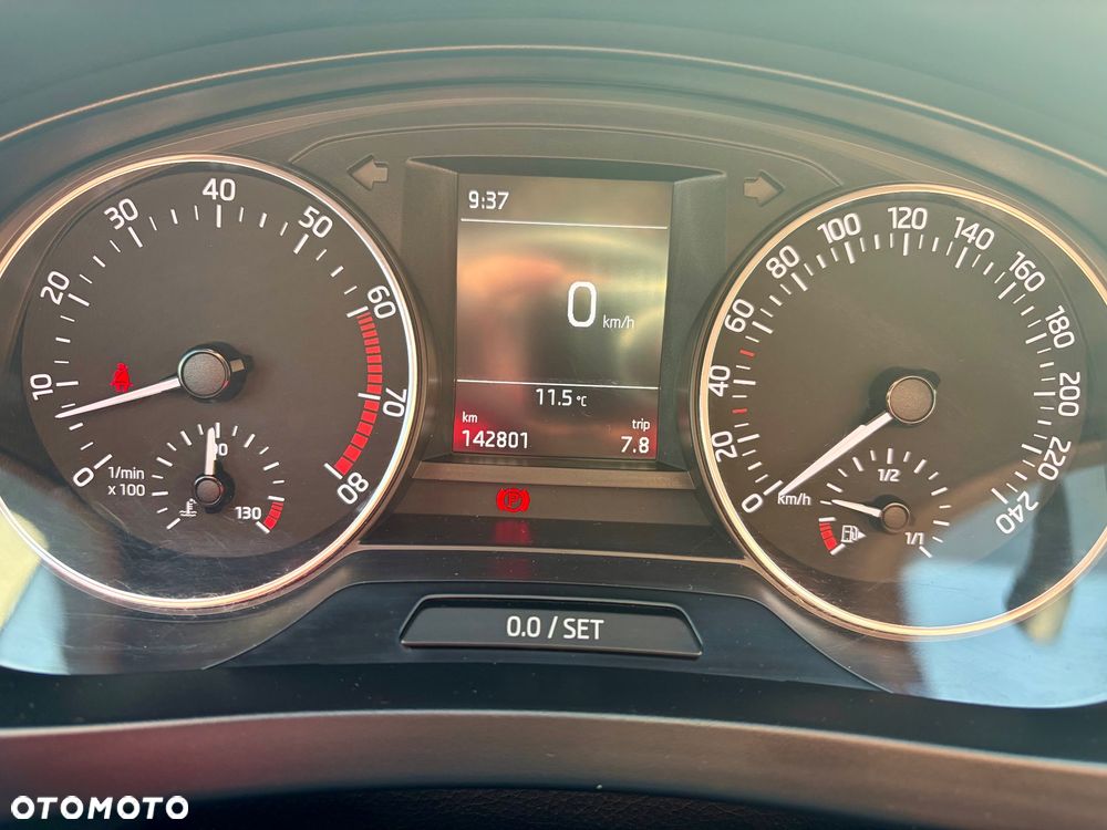 Skoda RAPID 1.2 TSI Ambition - 11