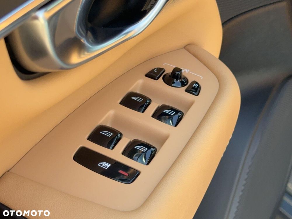 Volvo XC 90 - 26