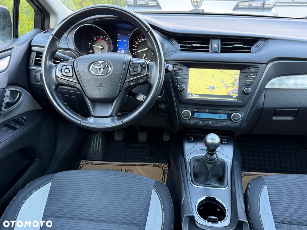 Toyota Avensis - 6