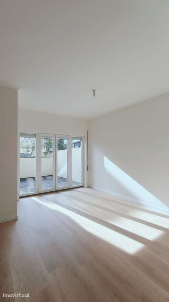 T3+1 renovado, jardim privado, casa da música - Grande imagem: 3/10