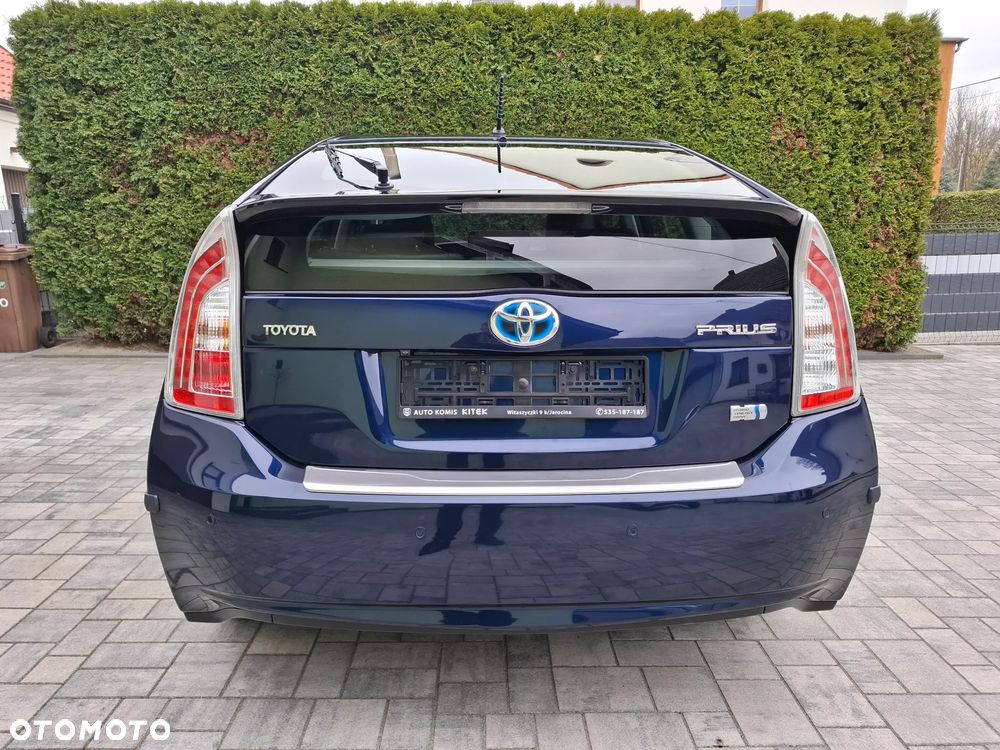 Toyota Prius (Hybrid) Executive - 9