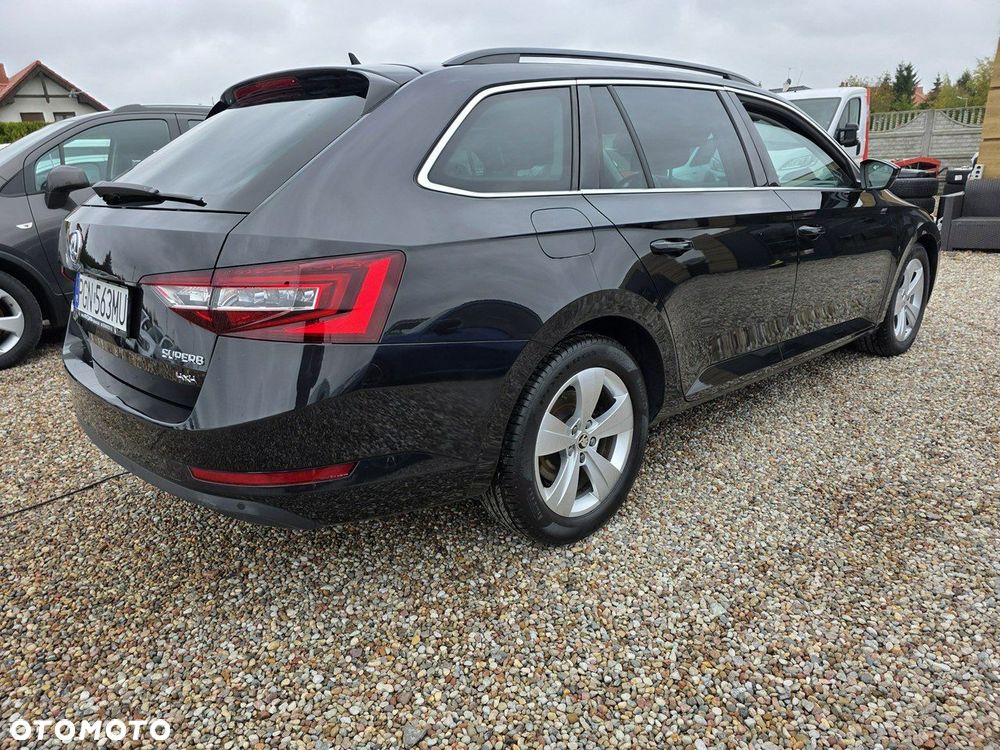 Skoda Superb 2.0 TDI SCR 4x4 Ambition DSG - 4