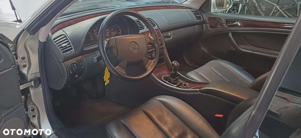 Mercedes-Benz CLK - 18