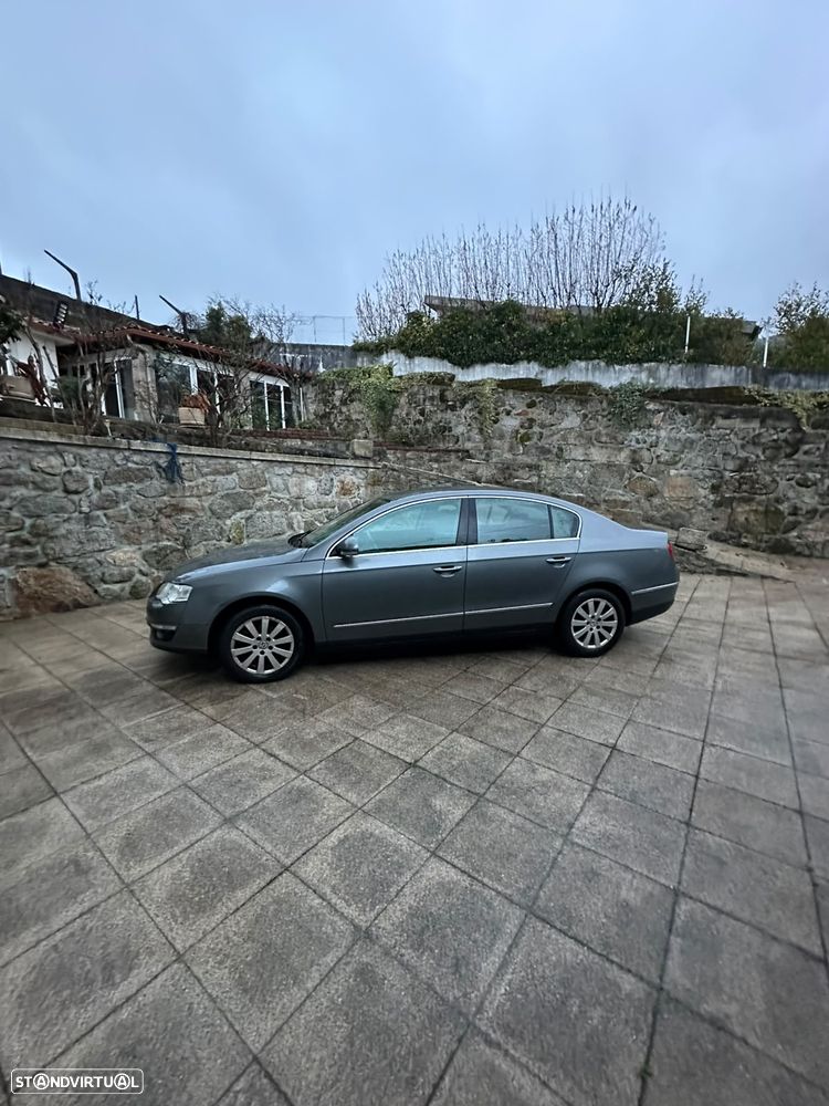 VW Passat 2.0 TDI Highline - 9