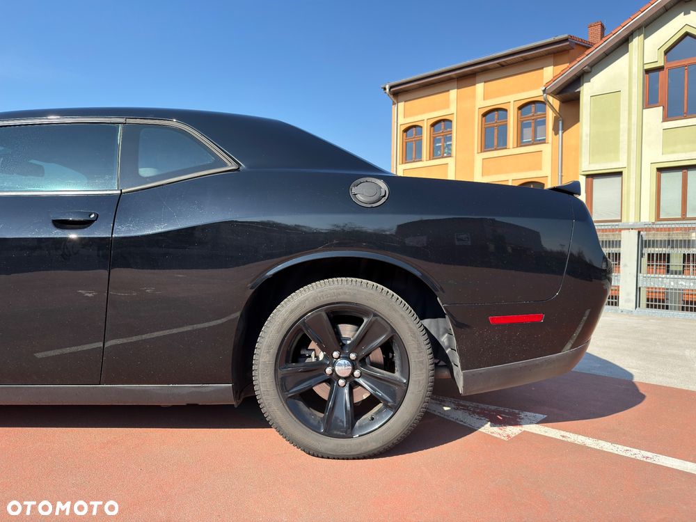 Dodge Challenger - 10