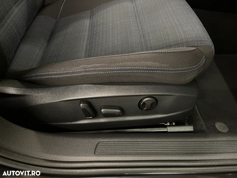 Volkswagen Passat 1.4 TSI DSG GTE - 32