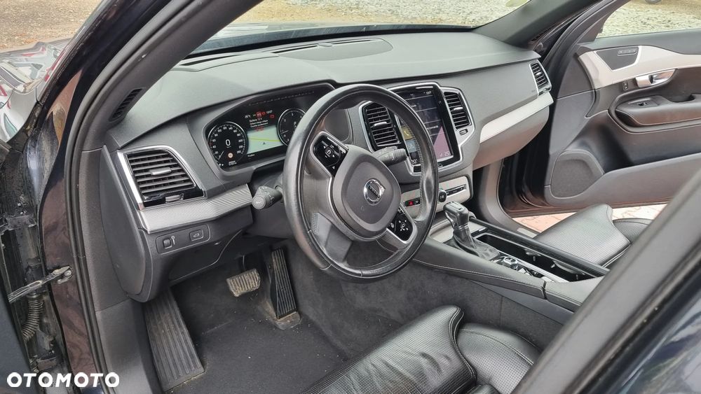 Volvo XC 90 - 32