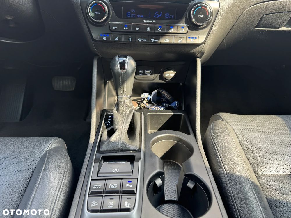 Hyundai Tucson blue 1.7 CRDi 2WD DCT Premium - 27