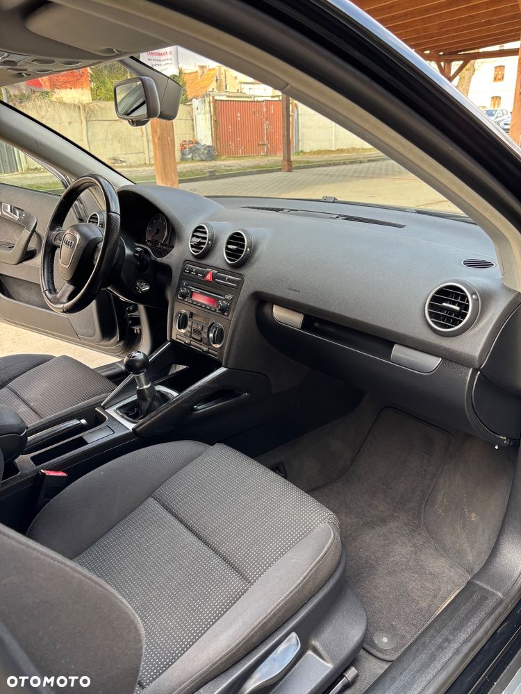 Audi A3 Sportback 2.0 TDI DPF Ambiente - 37