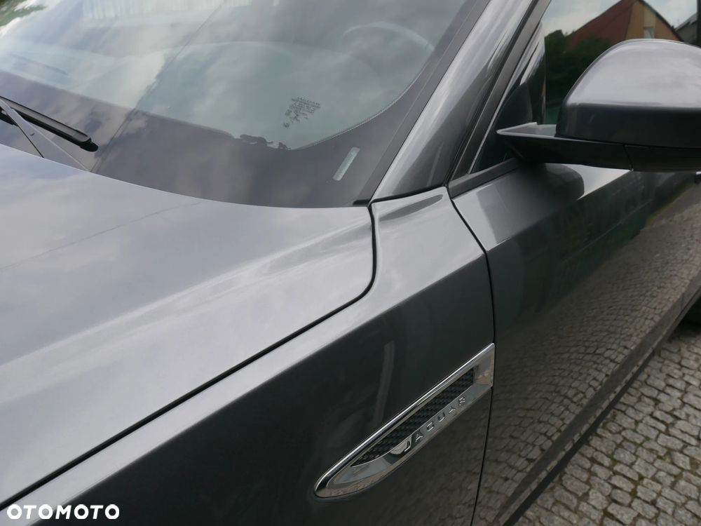 Jaguar E-Pace D200 AWD R-Dynamic - 5