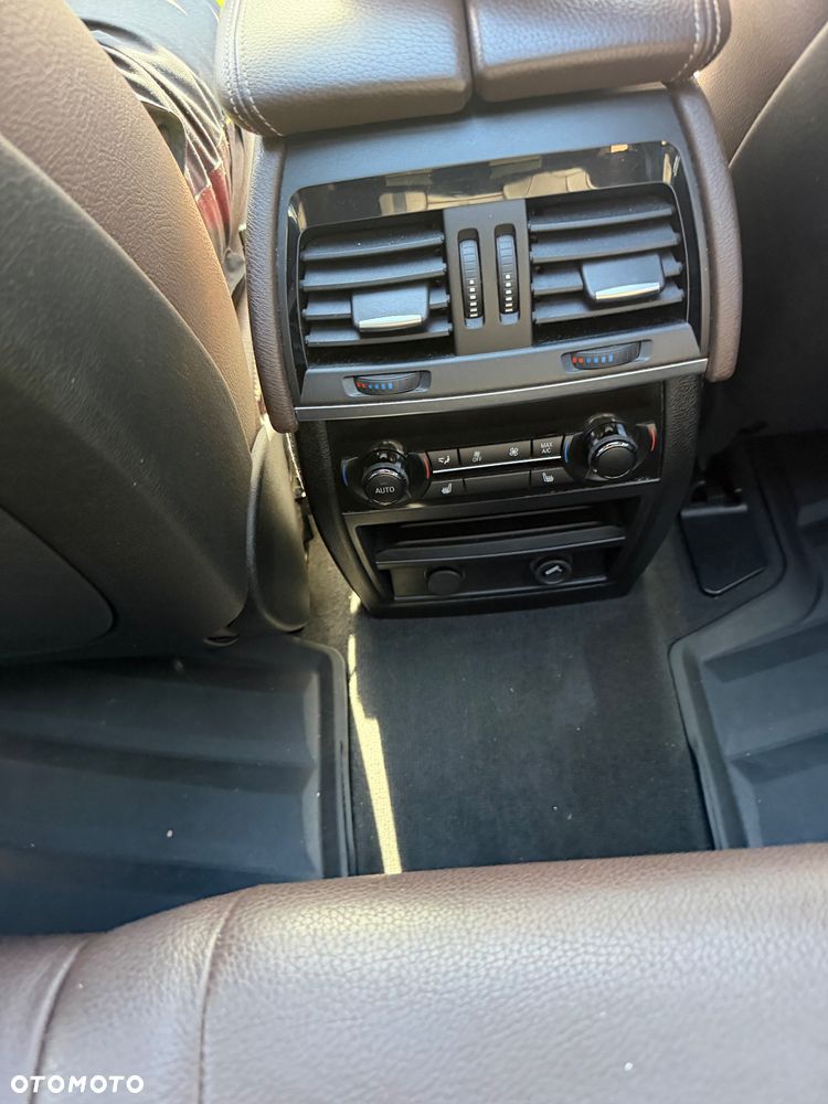 BMW X5 xDrive35i - 17